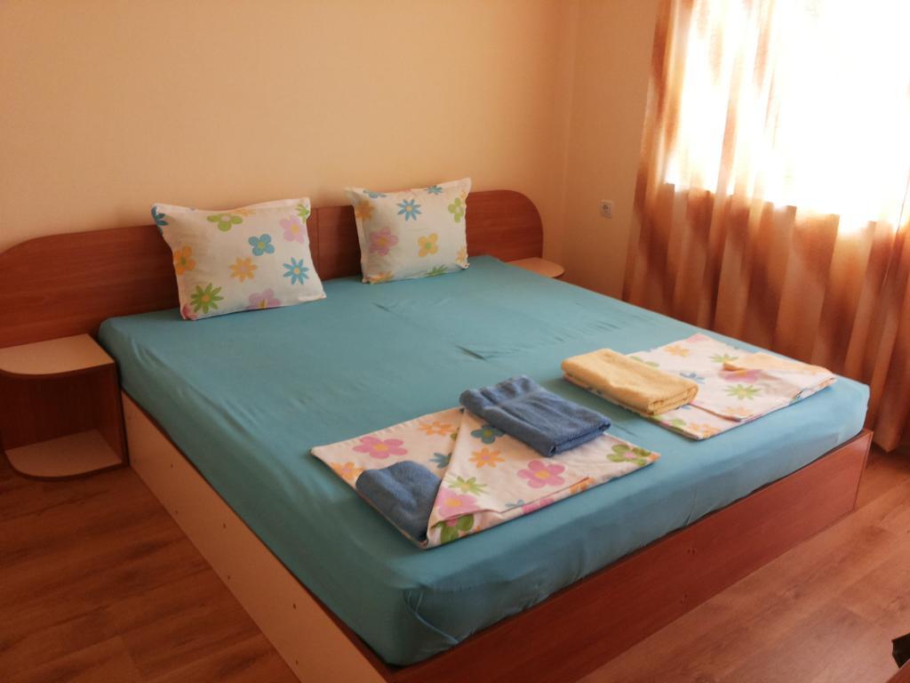 Ivanovi Guest House Primorsko Oda fotoğraf