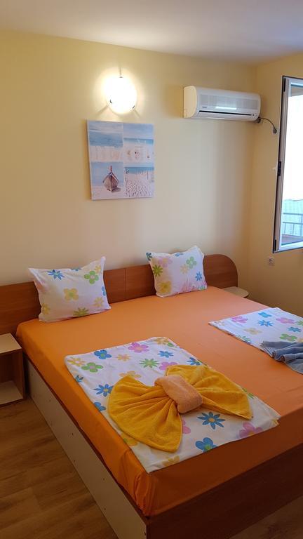 Ivanovi Guest House Primorsko Dış mekan fotoğraf